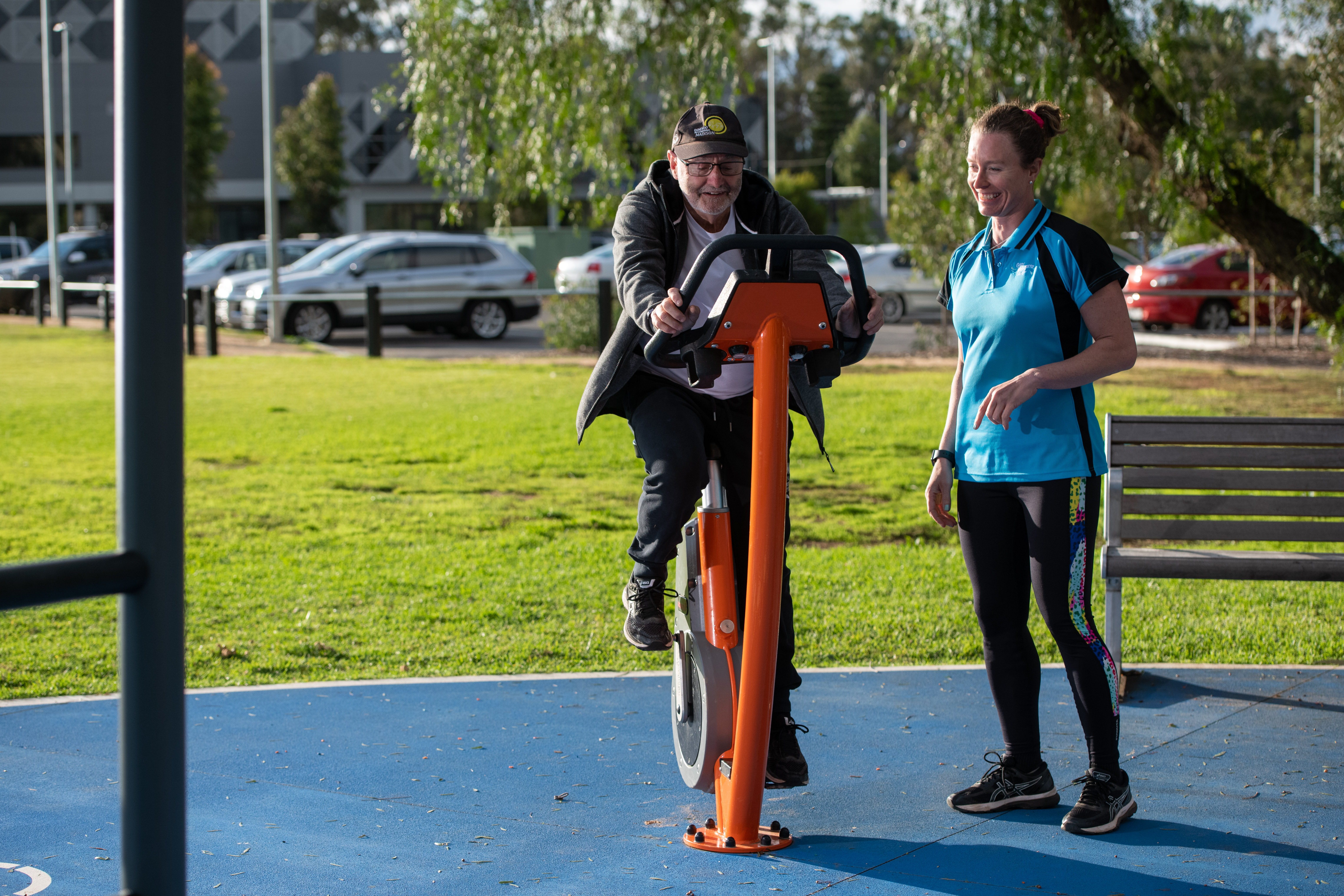 Kangaroo Flat fitness equipment_trainer with older adult